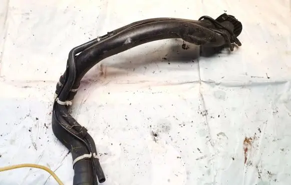 Fuel tank filler neck pipe