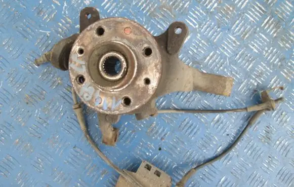 Renault Laguna I Front wheel hub spindle knuckle