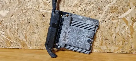 Volkswagen PASSAT B6 Engine control unit/module 03l907309