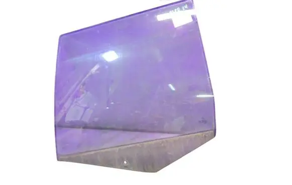 Volkswagen Golf IV Front door window glass four-door