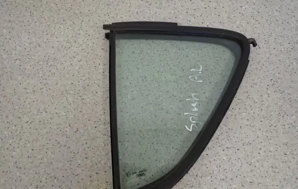 Suzuki Splash Sliding door window/glass 