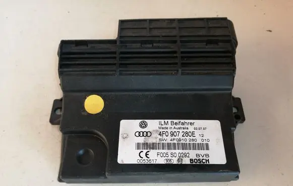 Audi Q7 4L Power management control unit 4F0907280E 4F0910280