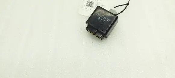 Hyundai Santa Fe Window wiper relay 954202B500