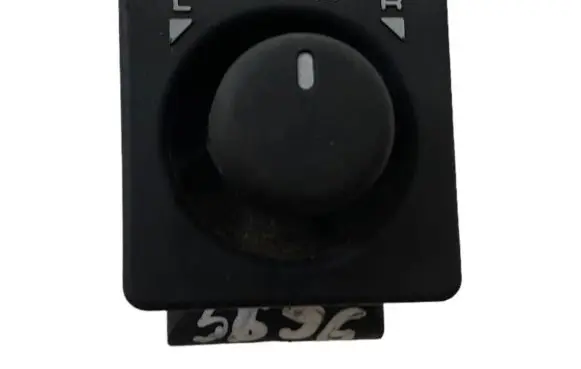 Land Rover Freelander Wing mirror switch AMR2498
