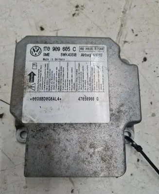 Volkswagen Touran I Airbag control unit/module 1T0909605C