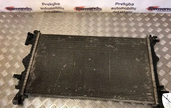 Opel Insignia A Coolant radiator 13241725