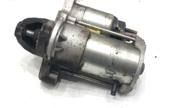 Dacia Sandero Starter motor 233008820R