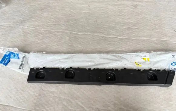 Chevrolet Malibu Rear bumper mounting bracket 84047940BLCP 84047940 617058453