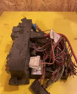 Mercedes-Benz E W211 Comfort/convenience module 2115453901
