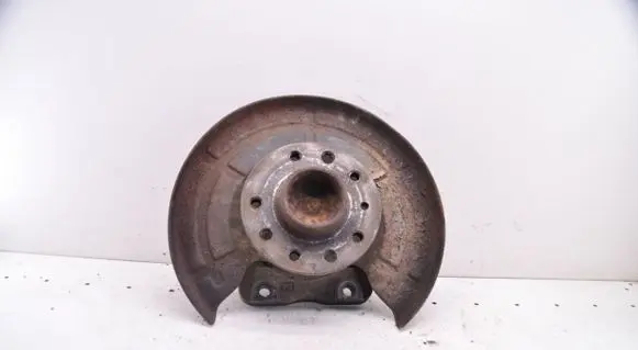 Rear wheel hub