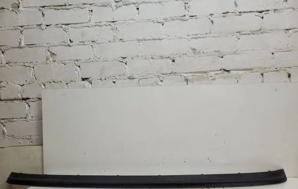 Front bumper lip