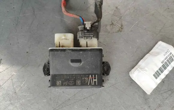 Lexus RX 450H Trunk lid opening control unit 891b20w150