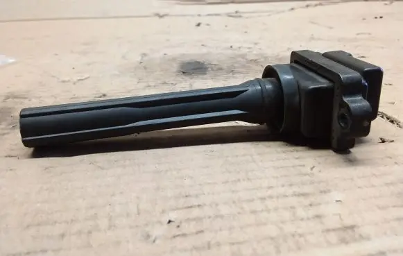 Suzuki Grand Vitara I High voltage ignition coil 3341077E2