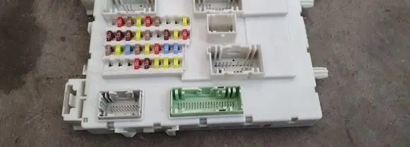 Ford Focus Fuse box set F1FT14A073DE F1ET14014DEE