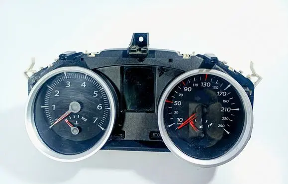 Renault Megane II Speedometer (instrument cluster) 4EAJ001992 8200408802 35110419
