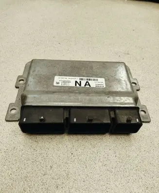 Dacia Sandero Engine control unit/module 237109775R 237109776R 806123113