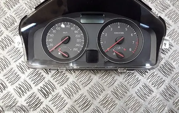 Speedometer (instrument cluster)