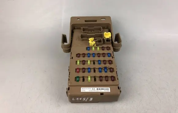 Subaru Legacy Fuse module 82201AJ000