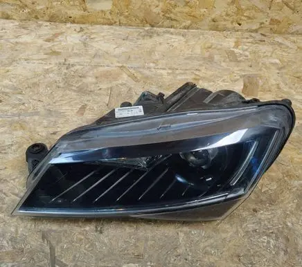 Skoda Superb B8 (3V) Headlight/headlamp 3V1941015A