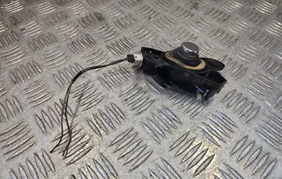 Opel Vectra C Tailgate opening switch 13178155