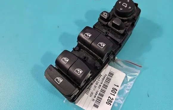 BMW 5 G30 G31 G38 Electric window control switch 6832728 IMPRK1601286