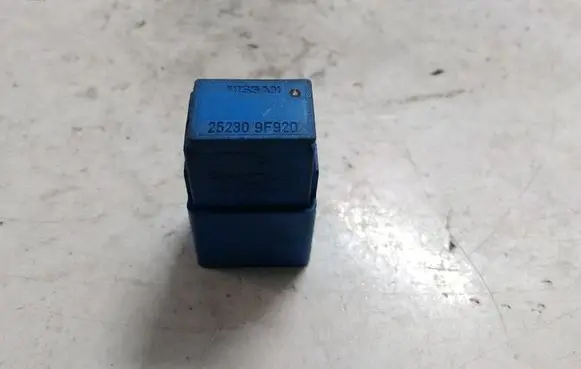 Nissan Qashqai Other relay 252309F920