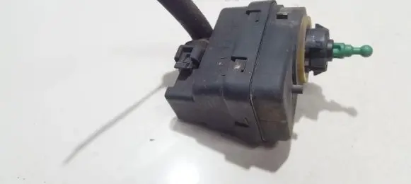 Renault Megane I Headlight level adjustment motor 