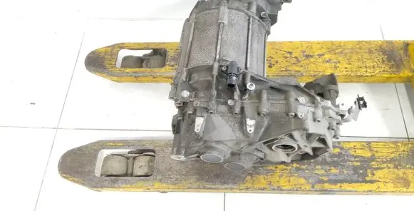 Skoda Enyaq iV Electric car motor 0EH901098E 0EH907300