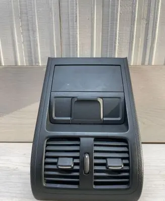 Volkswagen PASSAT B7 Rear air vent grill 3C0863615 0002Z8Z0