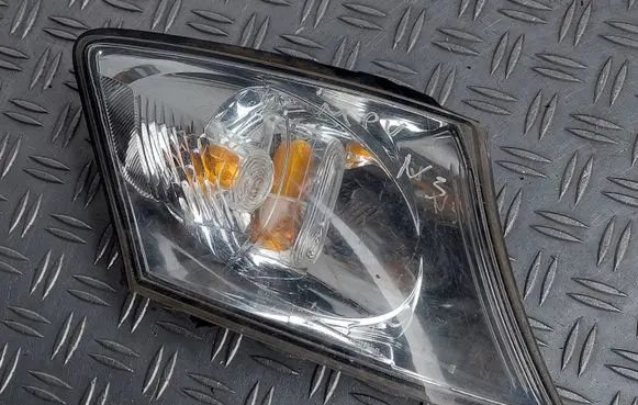 Mazda MPV Front indicator light