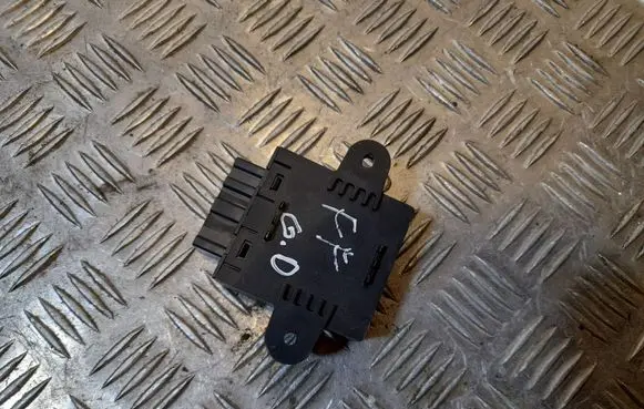 Ford Fusion II Door control unit/module DG9T14B534BD