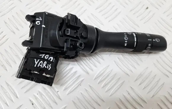 Toyota Yaris Wiper control stalk 17F003