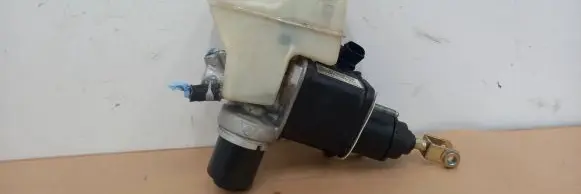 Mercedes-Benz SL R230 Master brake cylinder A0004300112 0204021687 0204224862