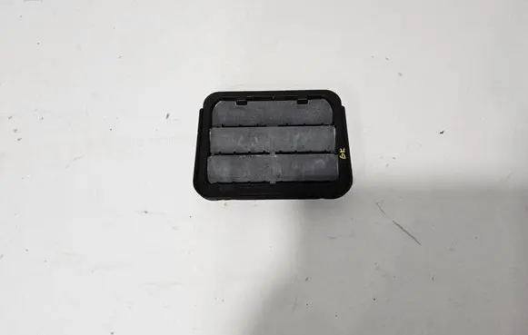 Polestar 4 Quarter panel pressure vent 31668017 8888475318
