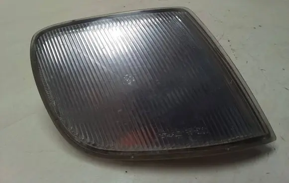 Volkswagen PASSAT B4 Front indicator light 185101B