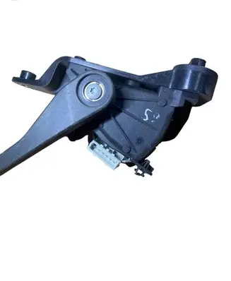 Volvo XC90 Accelerator throttle pedal 30683520
