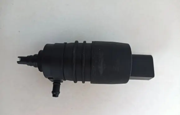 BMW 5 E60 E61 Windscreen/windshield washer pump 1009550006