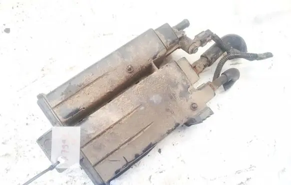 Active carbon filter fuel vapour canister