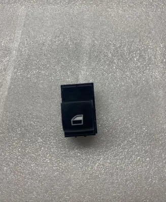 BMW 2 F46 Electric window control switch 9208107 04A03781