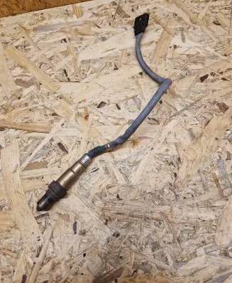 Nissan Qashqai Lambda probe sensor 226441733R 0281004221 H8201395330