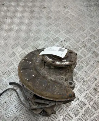 Volkswagen PASSAT B6 Front wheel hub 