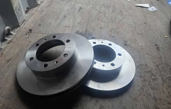 Toyota Hilux (AN10, AN20, AN30) Front brake disc 435120K060