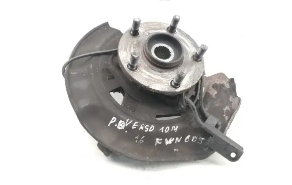 Toyota Verso-S Front wheel hub