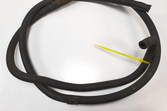 Volvo XC90 Engine coolant pipe/hose 8684366