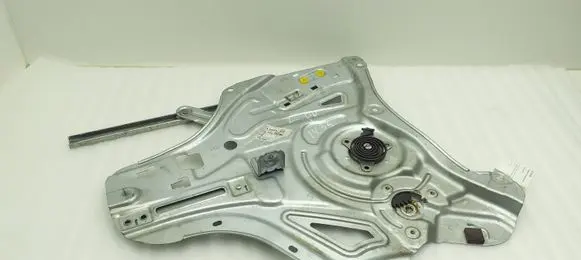 Hyundai ix35 Front window lifting mechanism without motor 824702Y040