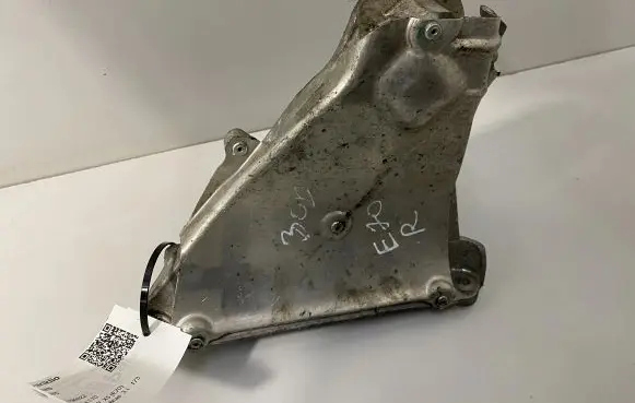 BMW X5 E70 Engine mounting bracket 6790022