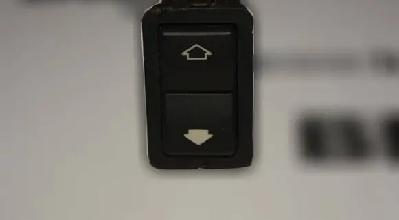 BMW 5 E39 Electric window control switch 8368974