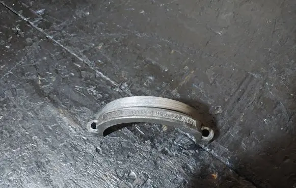 BMW 5 E39 Engine mount bracket 2247058