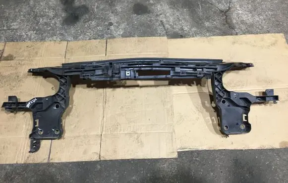 Renault Megane II Radiator support slam panel 8200137496