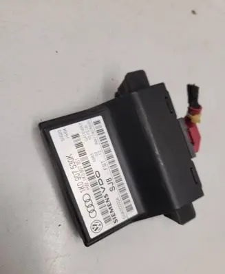 Volkswagen Golf V Gateway control module 1K0907530K 1K0907951